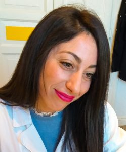 Per trattare l' iperidrosi abbiamo un Medico Dermatologo molto esperto nel nostro Centro di Dermatologia Roma.