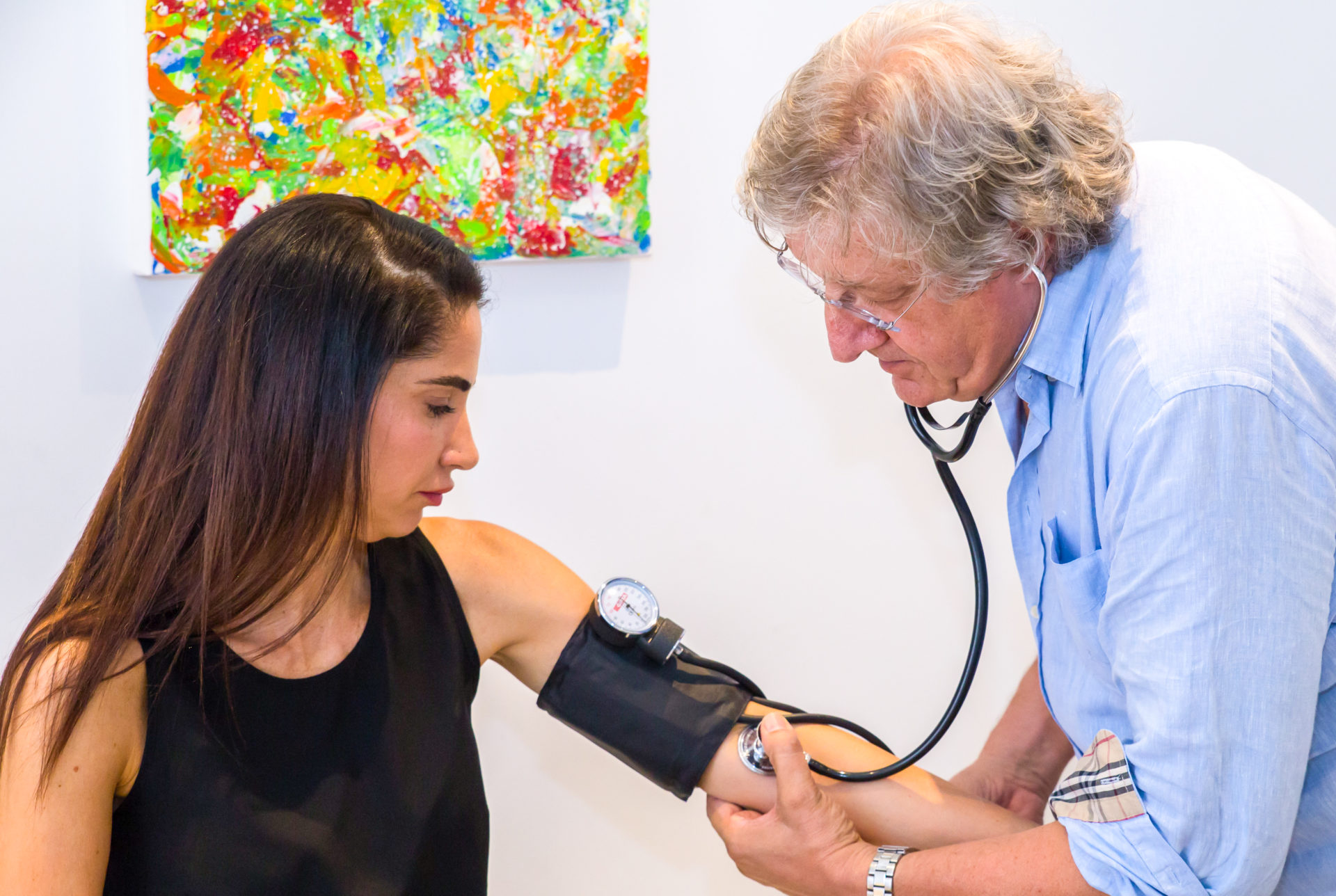 Viene eseguita una visita endocrinologica tiroide presso Studio Vircos a Roma San Giovanni dal Professor Felice Strollo specialista in Endocrinologia.