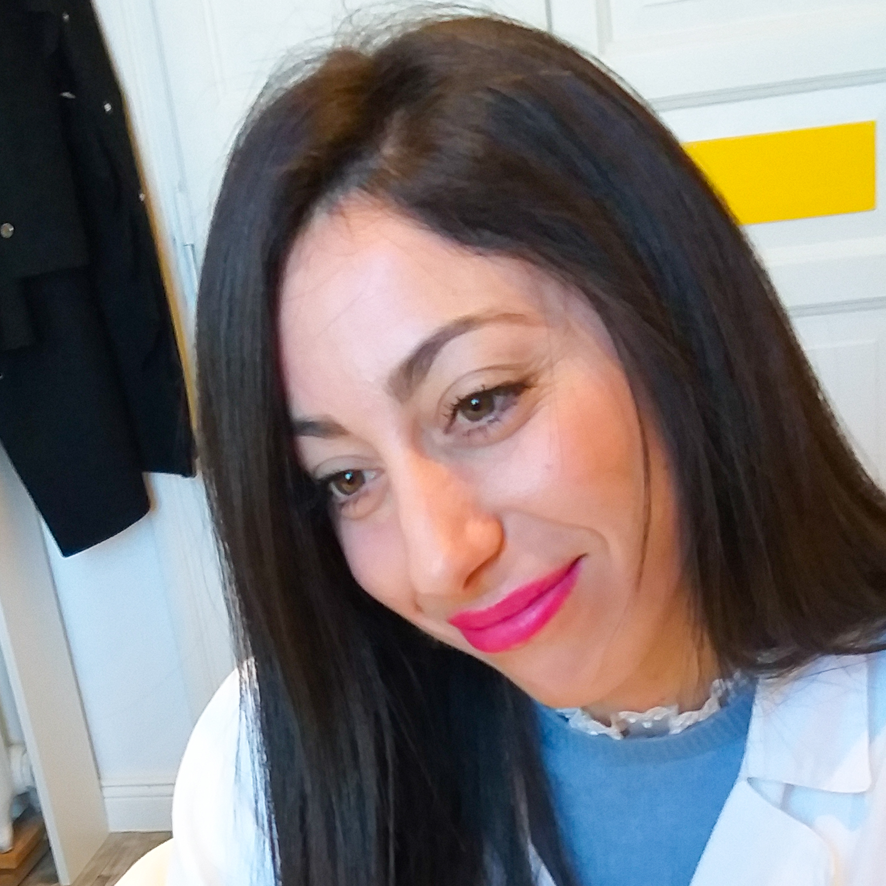 La Dottoressa Monica Salvi una delle professioniste in Dermatologia per le visite dermatologiche presso lo Studio Vircos