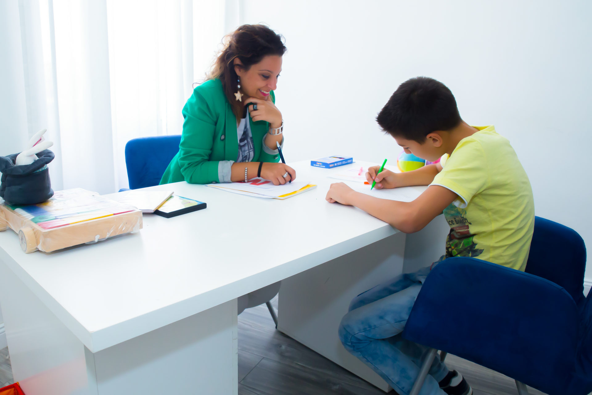 Viene eseguita una seduta di Psicoterapia Infantile presso Studio Vircos a Roma San Giovanni dal Dottoressa Ornella Argento Terapeuta dell' età evolutiva.