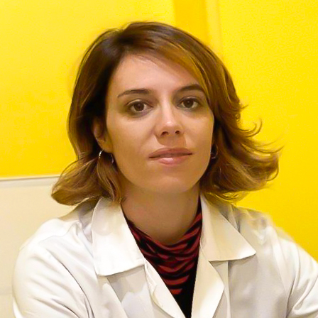 La Dottoressa Sara Mazzilli profondamente competente su un approccio alla visita dermatologica completa che comprende tutti gli aspetti della vita del Paziente